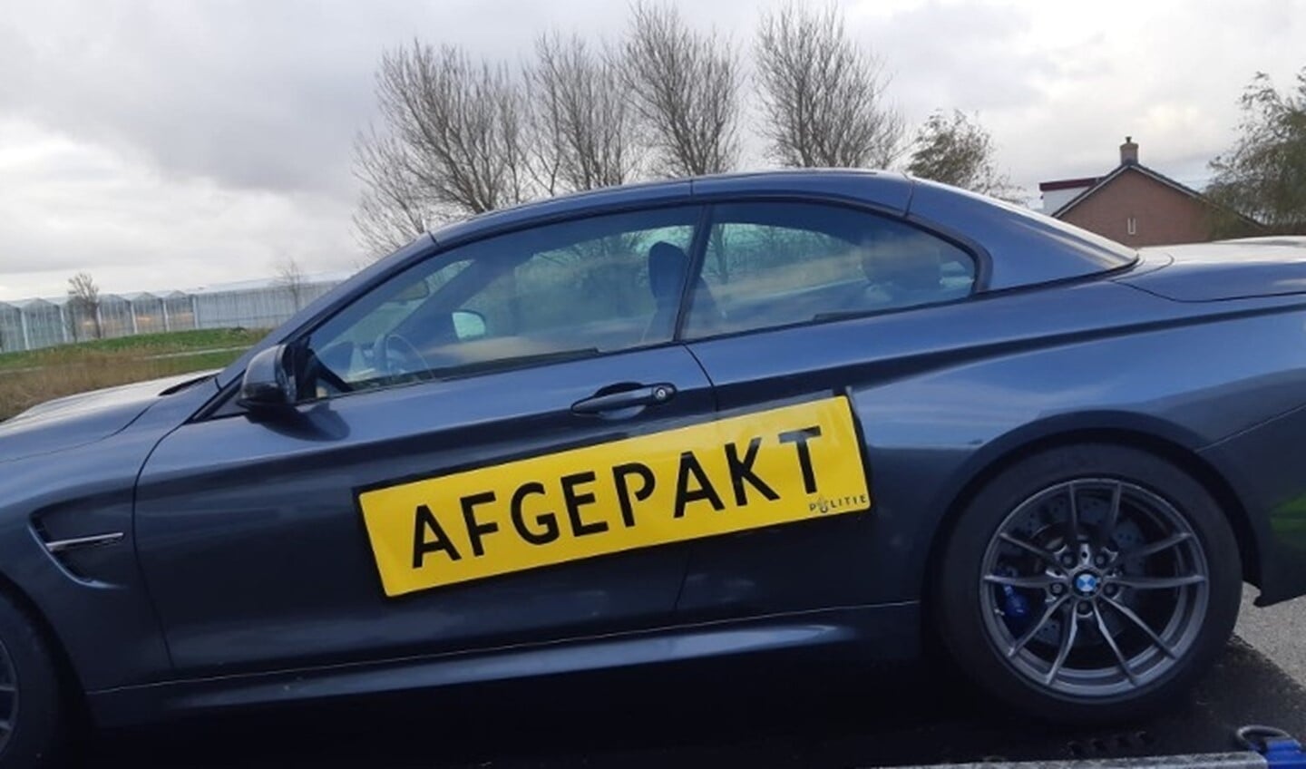 Bij de aanhoudingen en doorzoekingen werden zaken in beslag genomen die vermoedelijk betaald zijn met door illegale activiteiten verdiend geld (foto: Politie.nl).