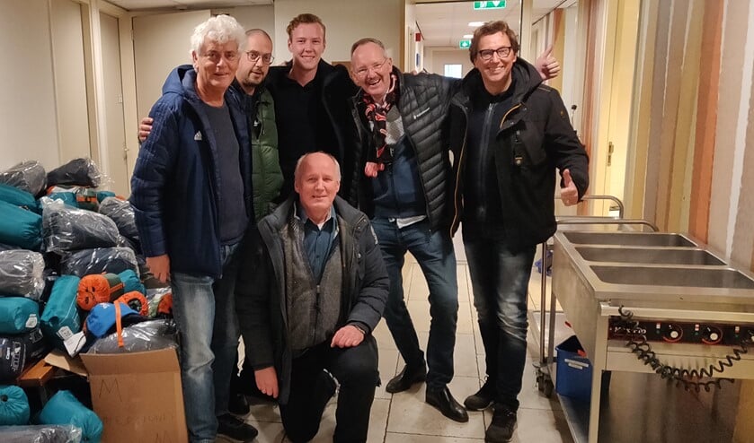 Van links naar rechts: Paul Hirschel, Samir Boumhaout, Thomas Feenstra, Arthur Bouw, Alex Alingh en onder midden Edwin Feenstra.