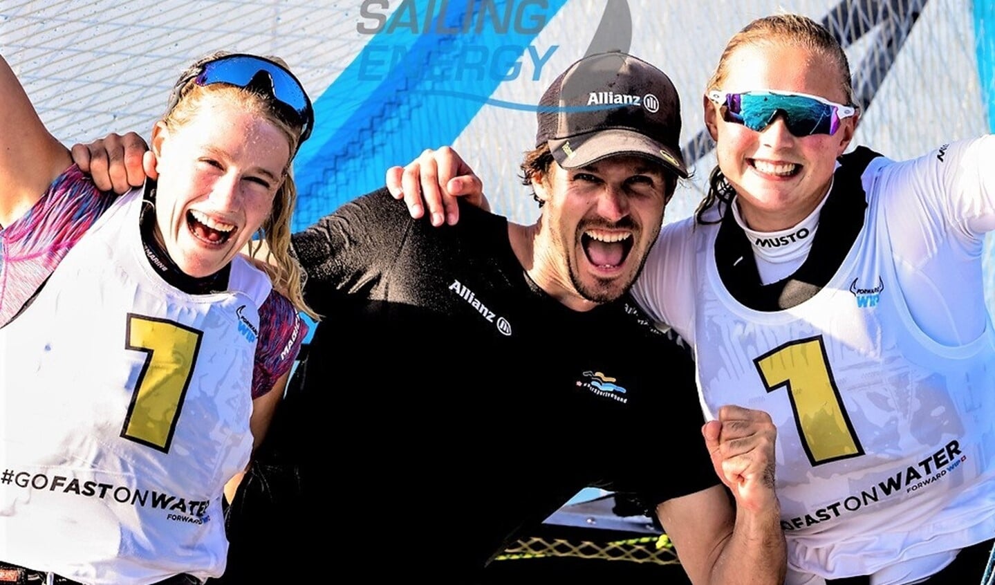 Wereldkampioenen Elise de Ruijter (r.) en Odile van Aanhol (l.).