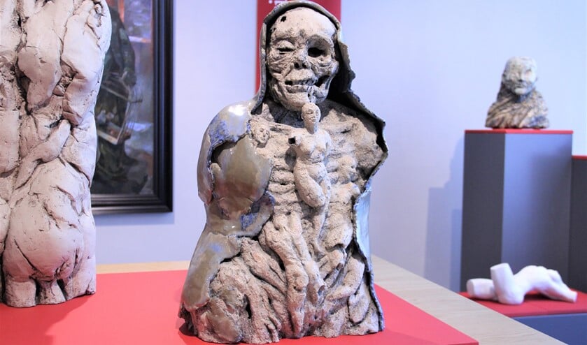 <p>'Moeder Aarde' van Willy Hampel, te zien in Museum Swaensteyn, is genomineerd voor de ArtiBrak Oeuvreprijs (foto: Marian Kokshoorn).</p>