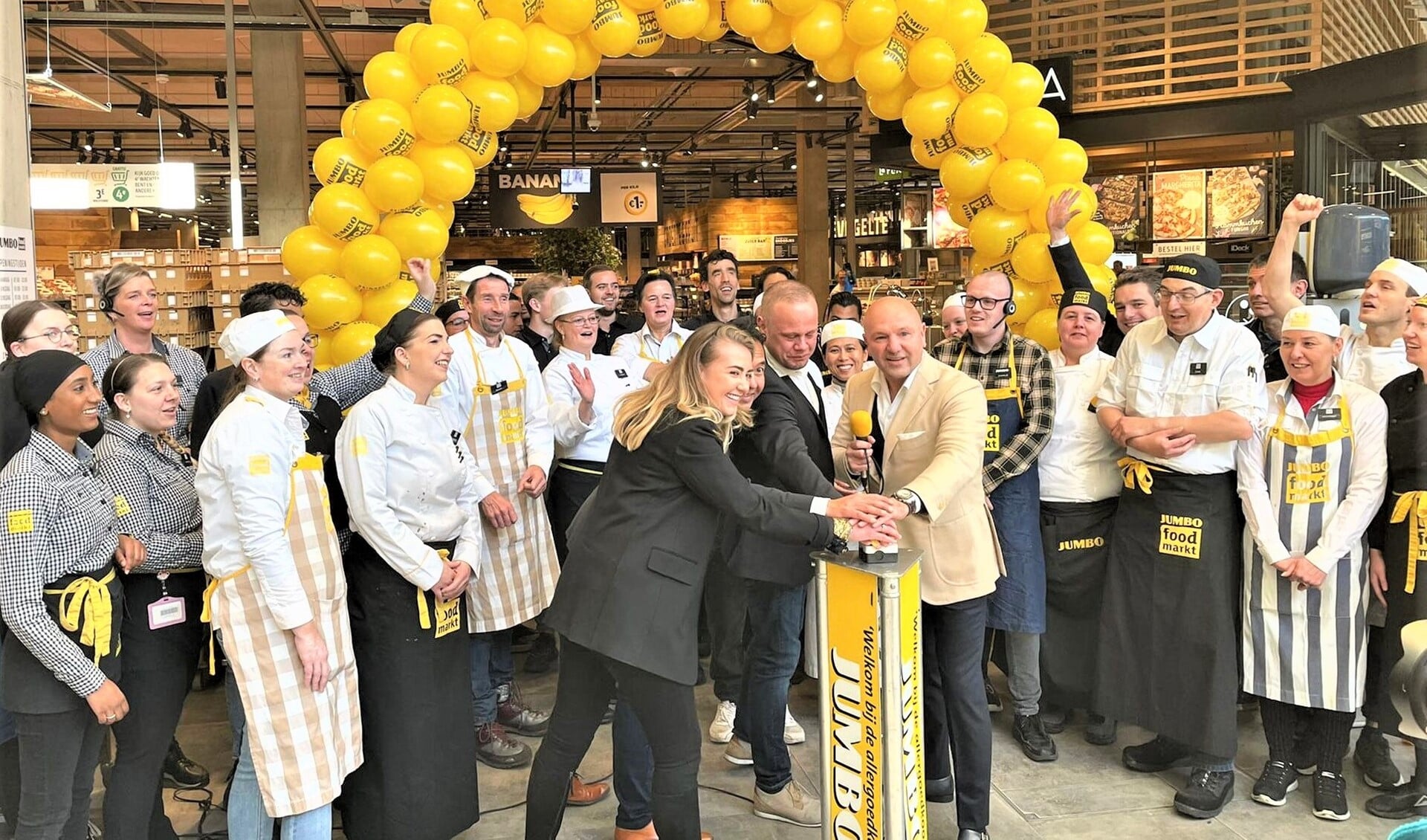 Moment van opening van de Jumbo Foodmarkt Koornneef in Westfield Mall of the Netherlands (foto: pr Jumbo).