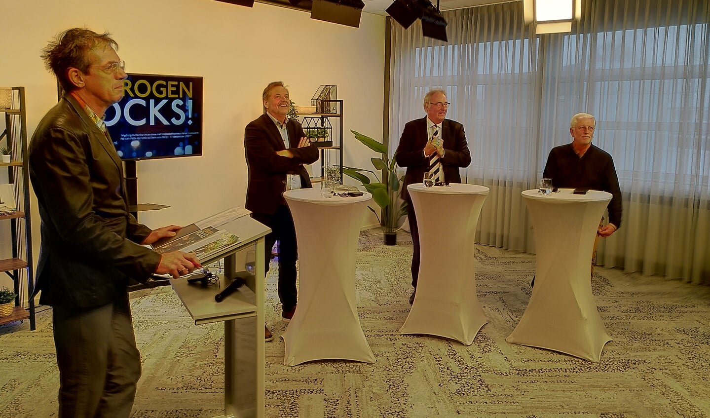 De presentatie van het boek onder leiding van Jan Douwe Kroeske.
