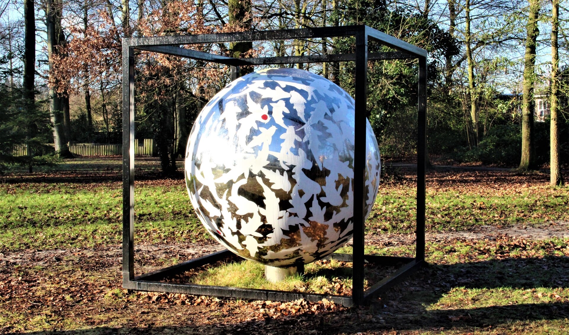 ‘Together We Are’een beeld van William Rosewood in Park Vreugd en Rust, zijde Parkweg Voorburg Oud (foto: Marian Kokshoorn).