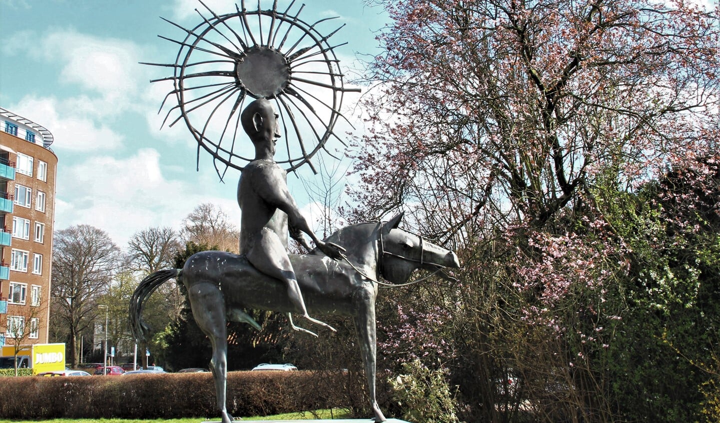 ‘Zonneruiter’ (1969), een beeld van Aart van den IJssel aan de Sonnenburghlaan te Voorburg (foto: Marian Kokshoorn).