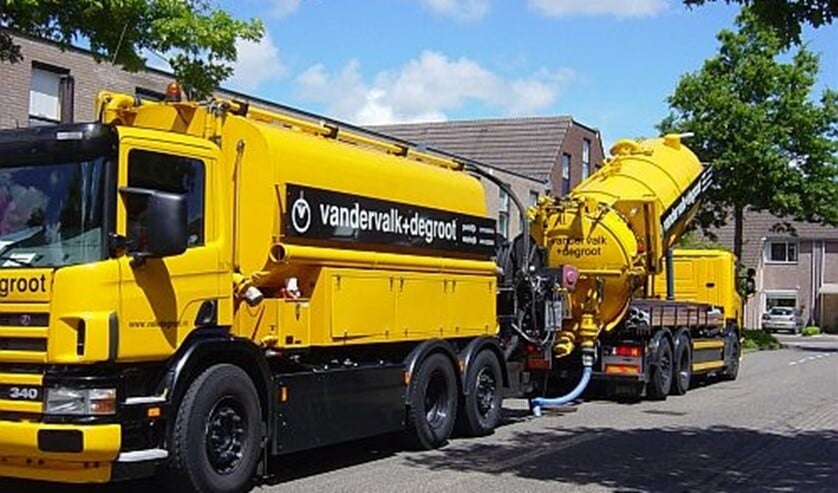 De riolering wordt geïnspecteerd en gereinigd in opdracht van de gemeente Leidschendam-Voorburg (foto: gemeente LV).