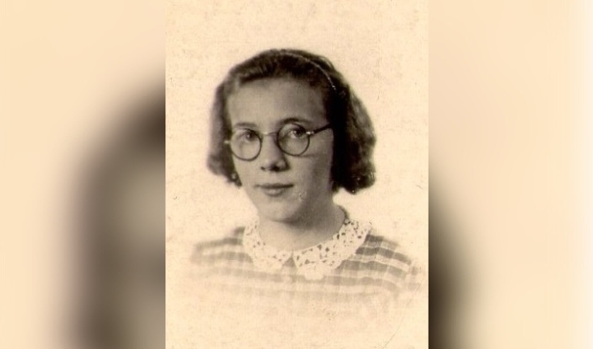 ndrika Gerarda MriaHendrika Gerarda Maria van der Spek overleed op 18-jarige leeftijd op 20 oktober 1941 bij een bombardement in Berkel en Rodenrijs.