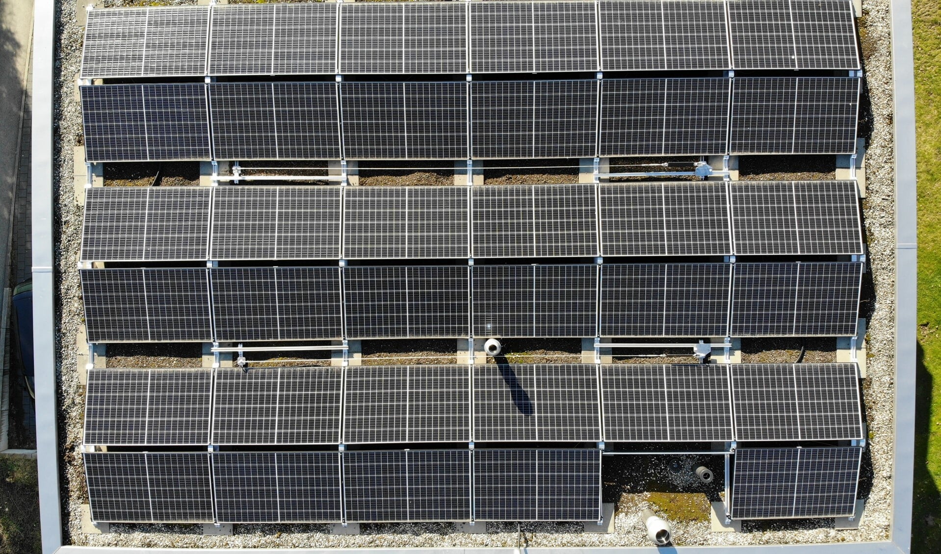 De gemeente wil elektriciteit opwekken met zonne-energie, met het liefst zoveel mogelijk zonnepanelen op daken.