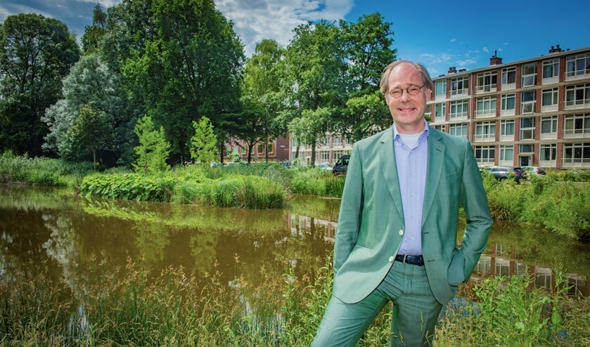 <p>Wethouder Floor Kist vindt dat het vergroten van het woningaanbod niet ten koste van groen moet gaan" (tekst: Inge Koot, foto: gemeente LV).</p>