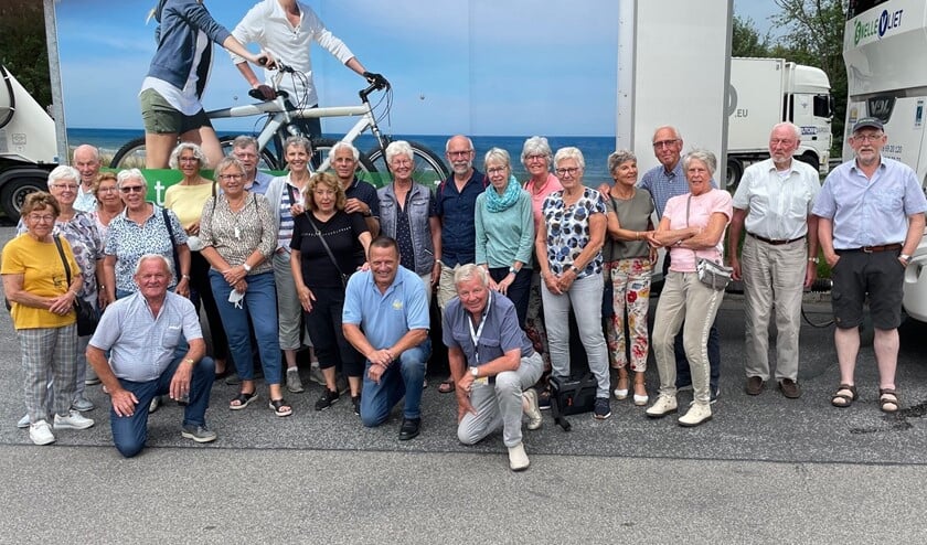 <p>Uiteraard waren alle deelnemers volledig gevaccineerd. Deze groepsfoto is dan ook helemaal veilig tot stand gekomen.</p>