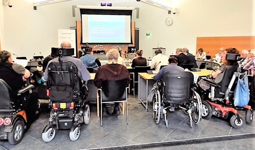 <p>Tijdens een bijeenkomst besprak het Platform Gehandicapten of iedereen echt wel overal kan meedoen (archieffoto).</p>