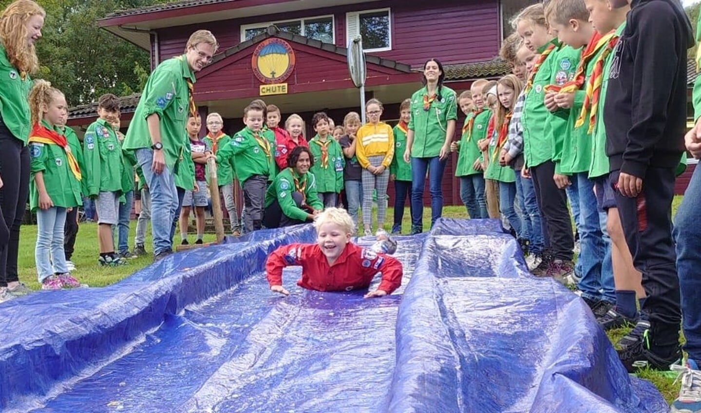 Overvliegfeest bij de scouts.