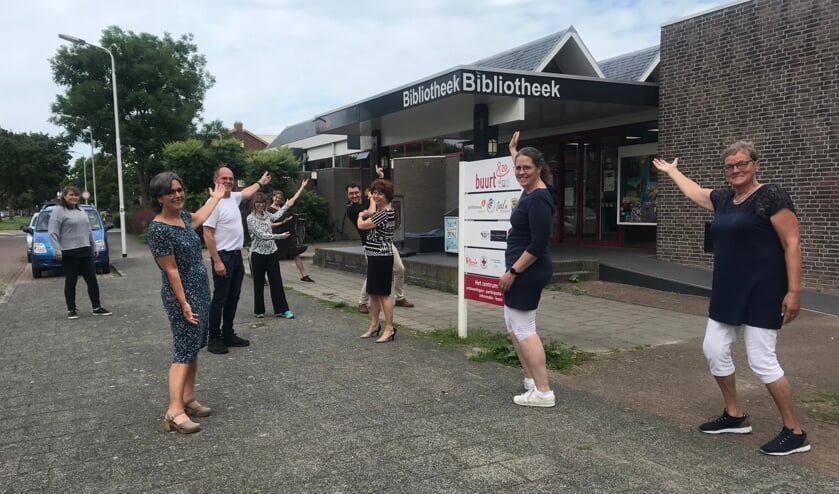 <p>Medewerkers en vrijwilligers van Bibliotheek Oostland zijn er helemaal klaar voor.</p>
