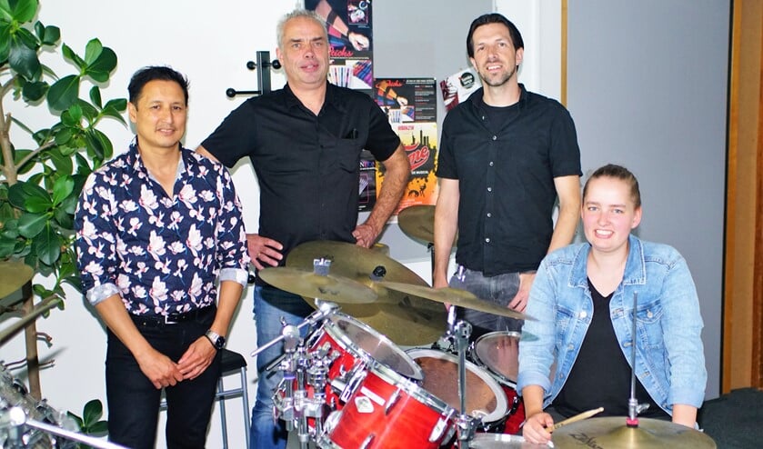 <p>Richard, Maurice, Ruben en Marit gaan jonge bands begeleiden bij Popfactory. Foto: Robbert Roos</p>