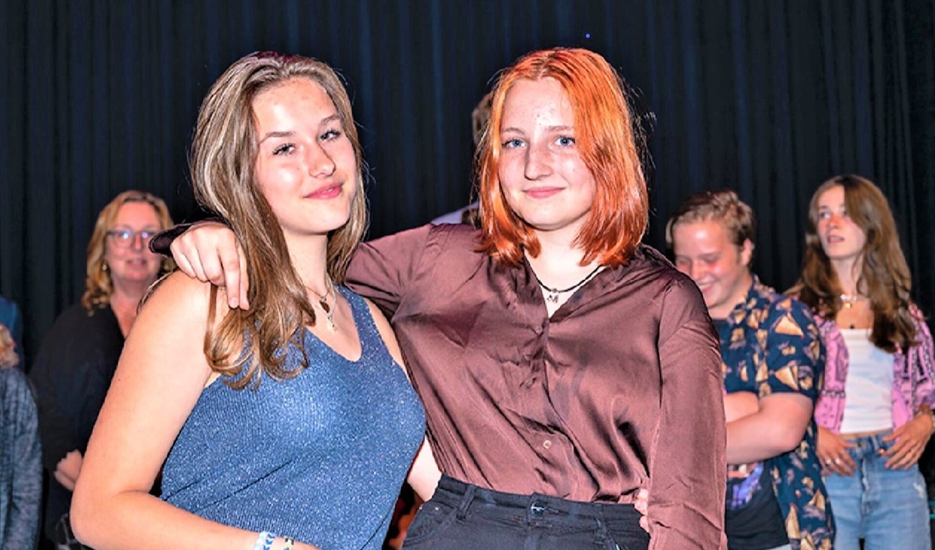 De Two Talents, Mandy en Sterre gaan door naar de Slotavond (foto: Willemien Rotteveel Fotokring Leidschendam-Voorburg).