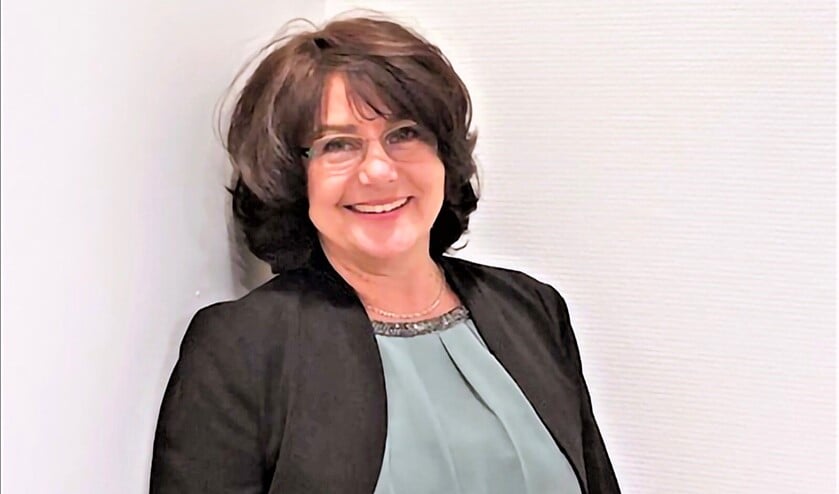 <p>Agnes Karamat-Ali opent volgende week een nieuwe salon aan de Prins Bernhardlaan 214/216/218 in Voorburg (foto/tekst: Iris Oostlander).</p>