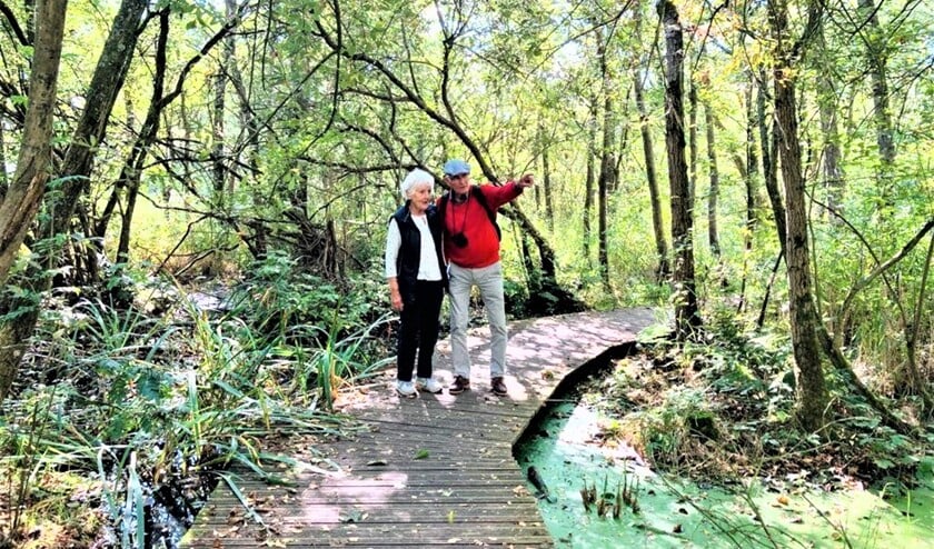 <p>Deelnemers aan de wandeling waren enthousiast over de mooie route met alle aspecten van het Nederlandse landschap" (foto: pr SenW).</p>