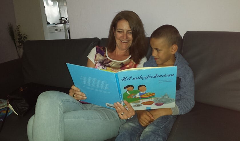 Voorlezen is zo goed voor de taalontwikkeling. Foto: Leonie Bierhuizen