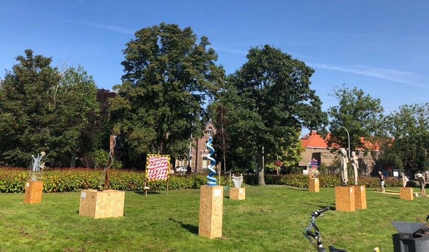 <p>Bijna alle beelden zijn dinsdag 7 september geplaatst. Komende woensdag de vijftiende is de officiële opening. </p>
