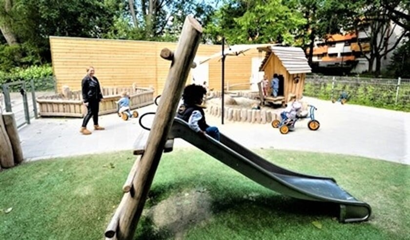 <p>Het buitenterrein van Kindcentrum De Trampoline (foto: pr Vlietkinderen).</p>