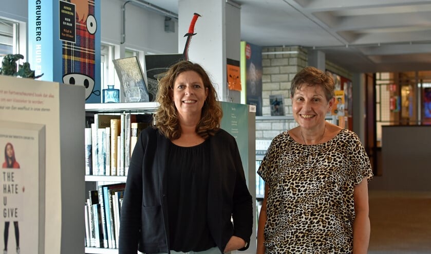 Twee juryleden van het Erasmus College verheugen zich al op het lezen van de spannende verhalen.