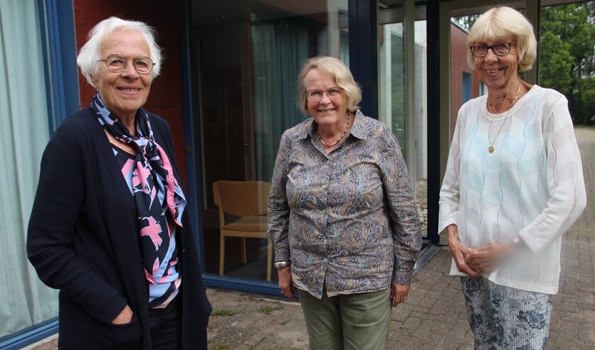 <p>Irma, Mia en Joke zijn blij dat hun vereniging weer van alles kan organiseren en dat er weer samenkomsten kunnen zijn.</p>