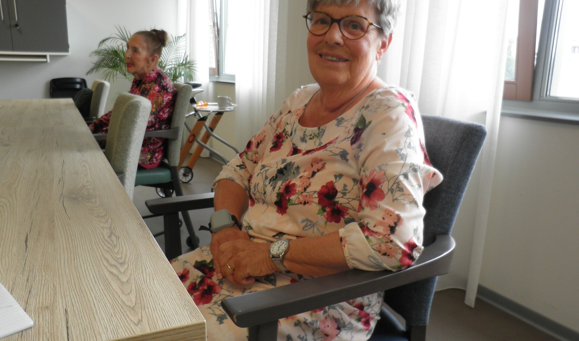Irene Kruijthof geniet in verpleeghuis Floriadehof. Foto Kees van Rongen