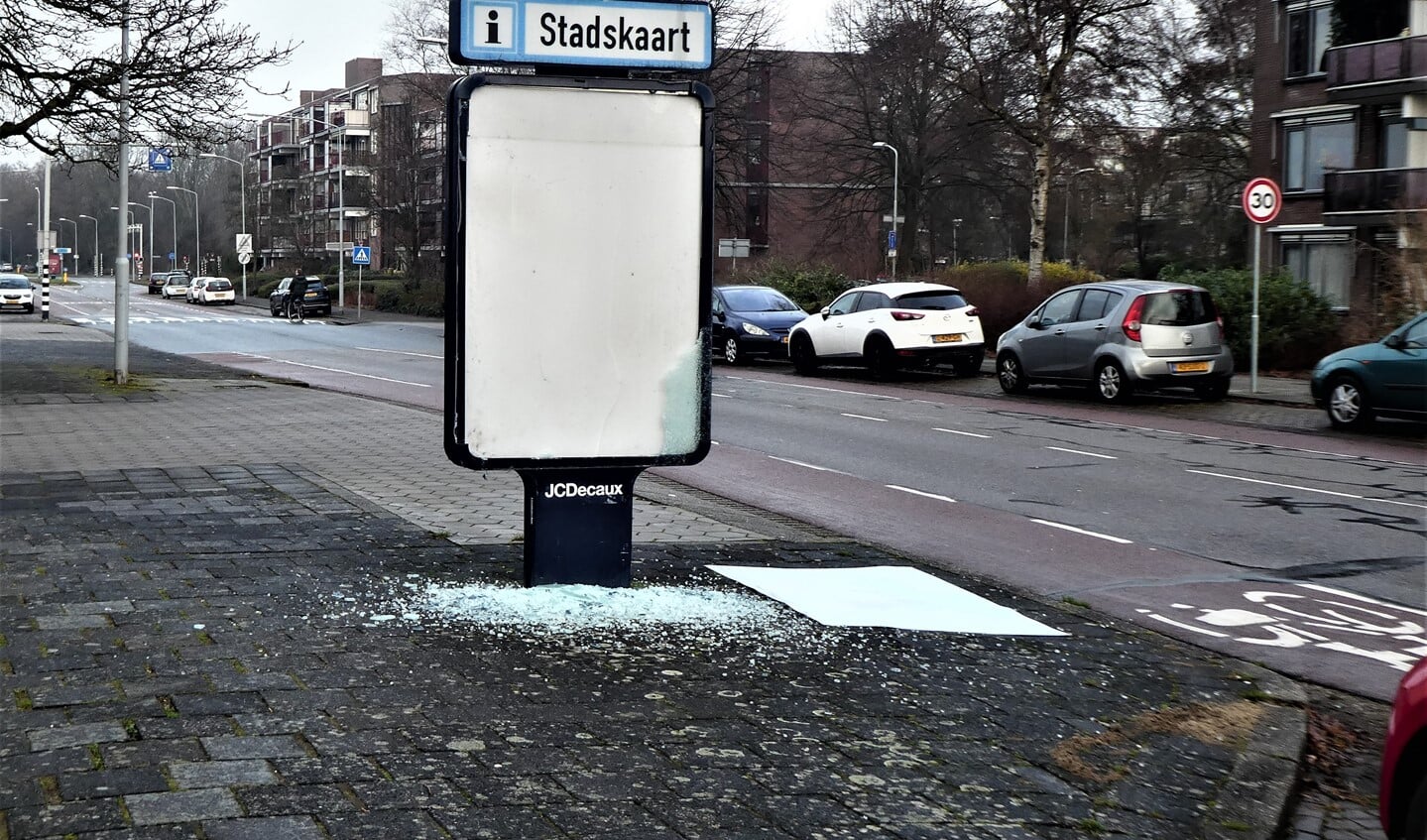 Vernieling Rembrandtlaan hoek Pr Marijkekade (foto: Marian Turkesteen).