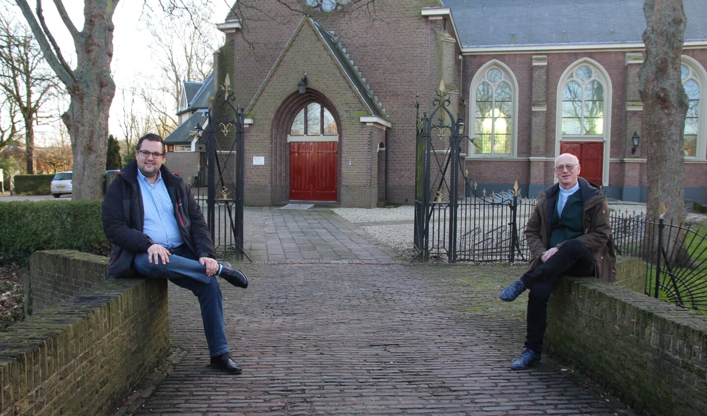 Dick Vrijburg (rechts) was bakker en Matthijs van der Welle leek voorbestemd tot de werktuigbouw. Ze kozen voor ‘het voorgangerschap’ en gaan zondag voor in de jaarlijkse ‘eenheidsviering’ in de Dorpskerk in Pijnacker.
