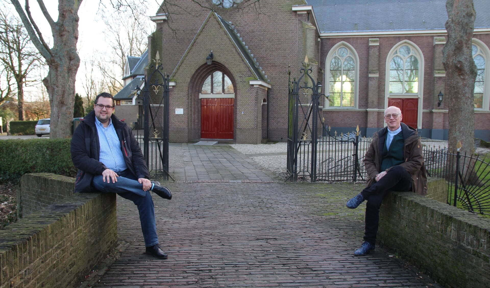 Dick Vrijburg (rechts) was bakker en Matthijs van der Welle leek voorbestemd tot de werktuigbouw. Ze kozen voor ‘het voorgangerschap’ en gaan zondag voor in de jaarlijkse ‘eenheidsviering’ in de Dorpskerk in Pijnacker.