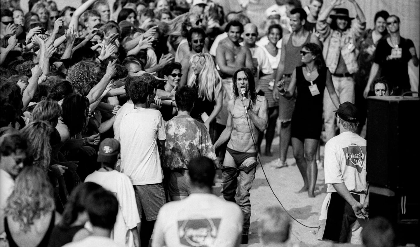 23-7-1994 Scheveningen, Nederland. De Amerikaanse rock- en punkzanger Iggy Pop treedt op tijdens Beachrock. Foto: Paul Bergen