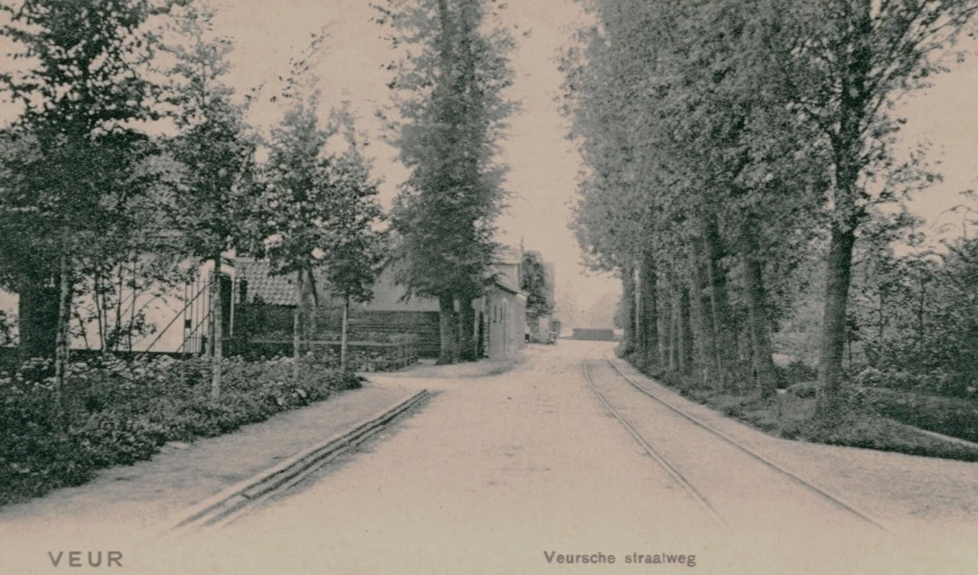 Veursestraatweg, gezien vanaf de Damlaan rond 1900 (foto: ansichtkaart).