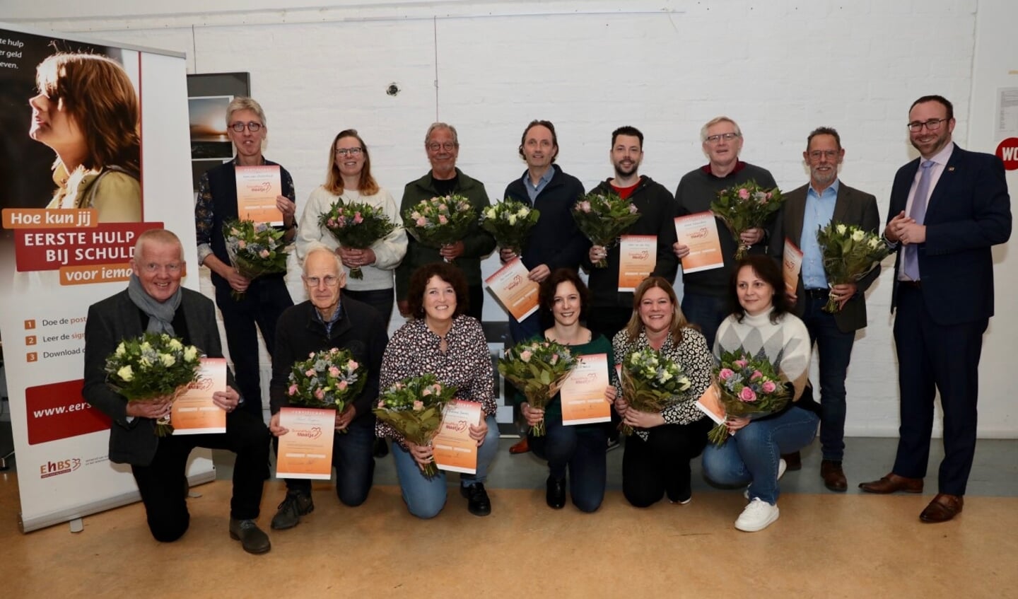 Oorkondes voor nieuwe maatjes en jubilarissen. Foto: Jan van Es