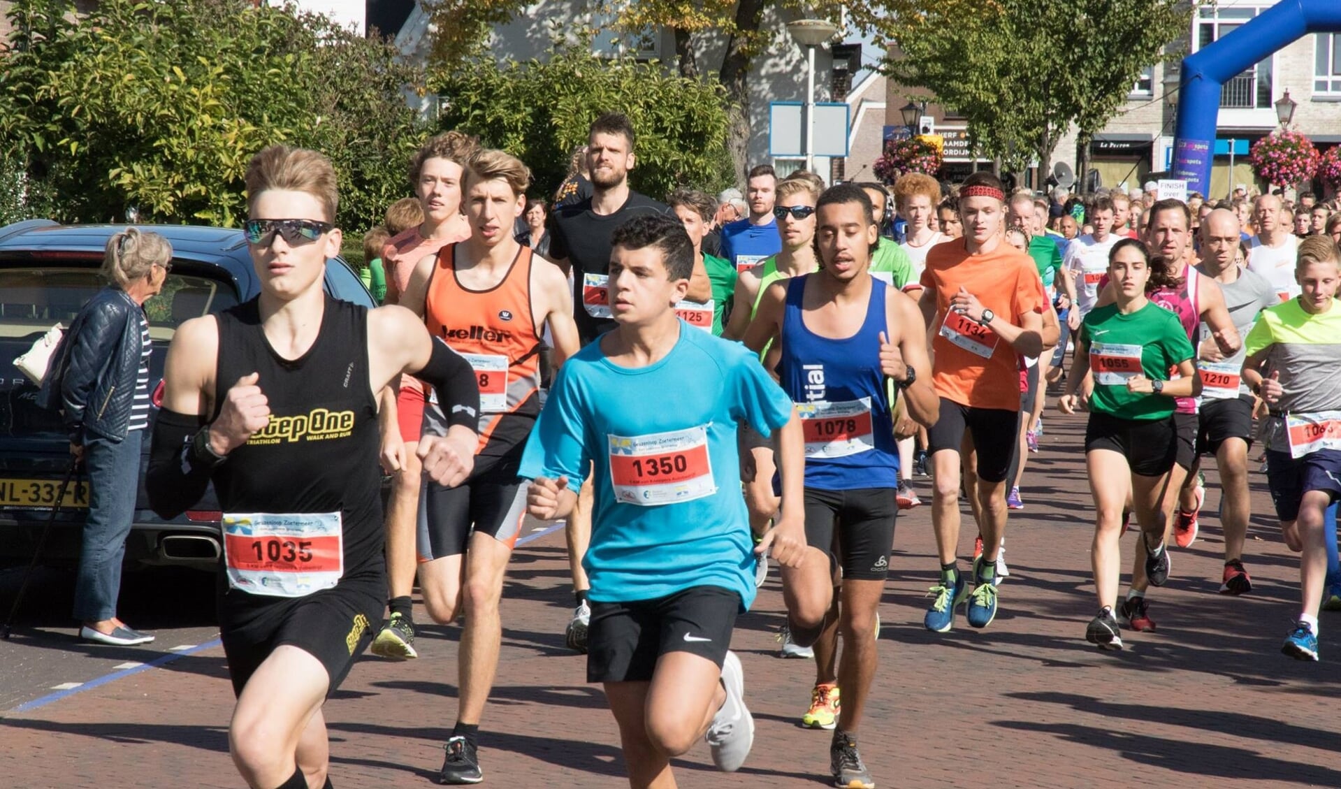 Lopers in actie tijdens de Geuzenloop. Foto: Wim Bras