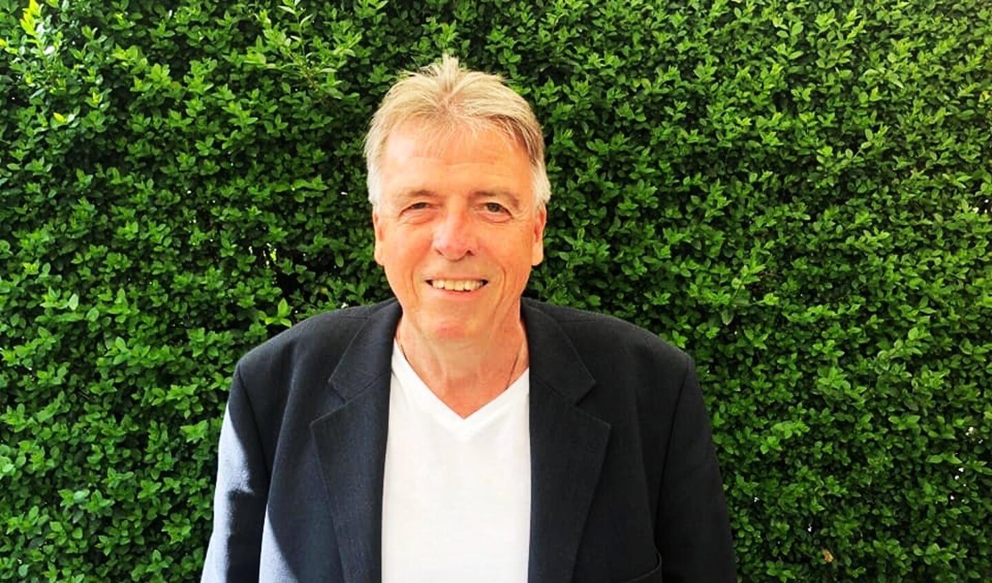 Theo van Rijn viert het 10-jarig bestaan van Letterrijn op zondag 1 mei vanaf 15.30 in Partycentrum Dekkershoeve te Voorburg (foto: pr).
