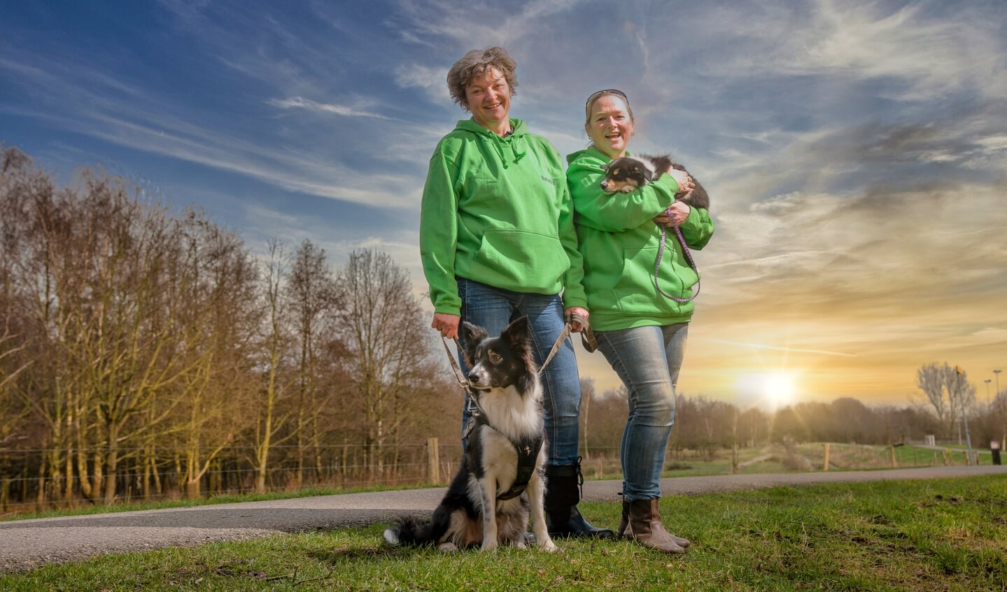 Links Natasja met Boghos en rechts Wendy met Nori op haar arm. Fotocredit: Louis Haagman Bedrijfsfotografie