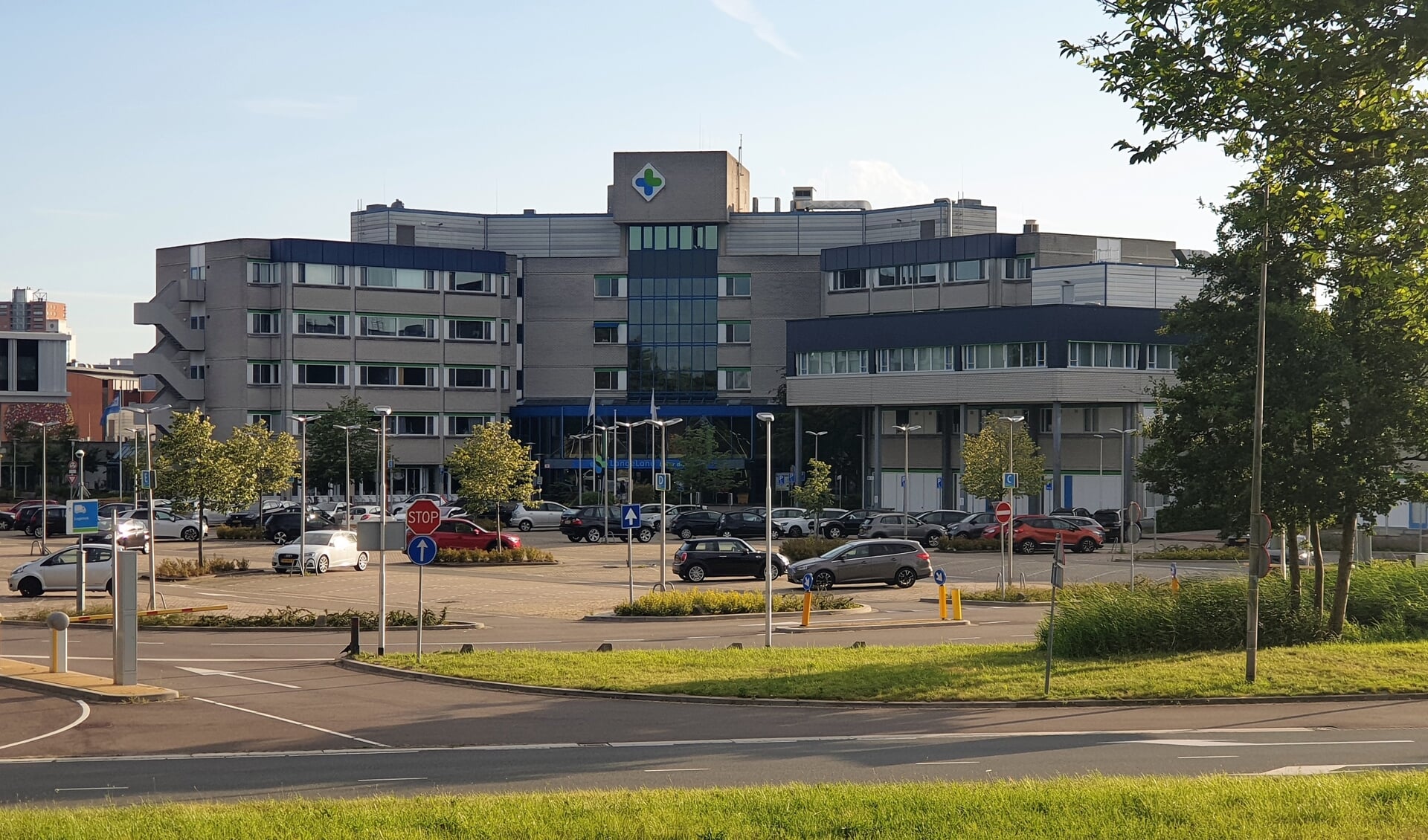 Er lijkt maar geen einde te komen aan de perikelen rondom het LangeLand Ziekenhuis. Foto: Robbert Roos 