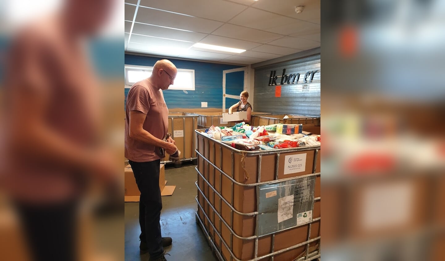 Houweling levert gratis transportkooien voor Zending over Grenzen.
