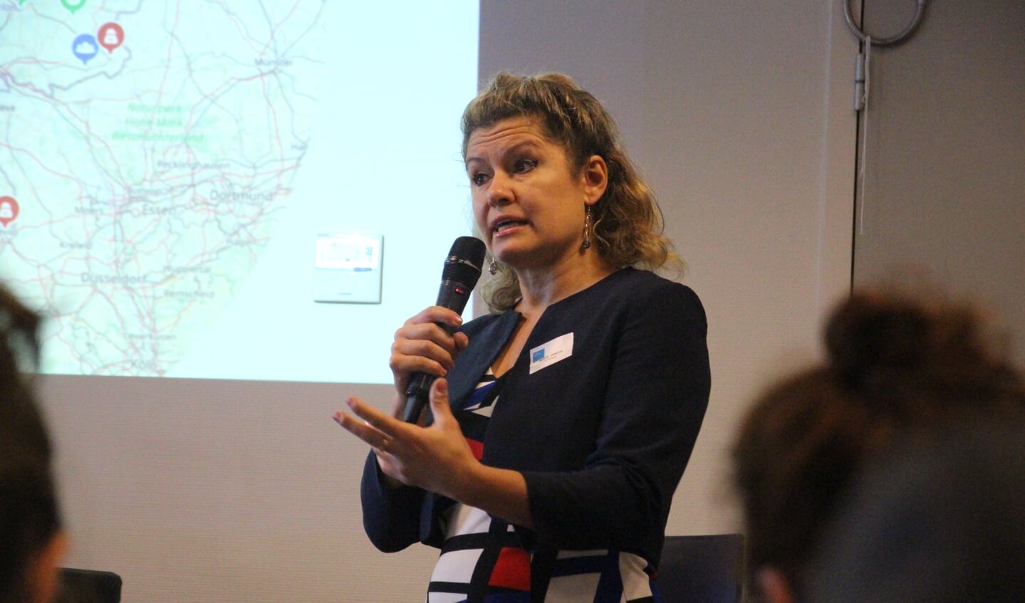 Maria Genova hield de ondernemers wakker met een verontrustend verhaal over cybercriminaliteit.