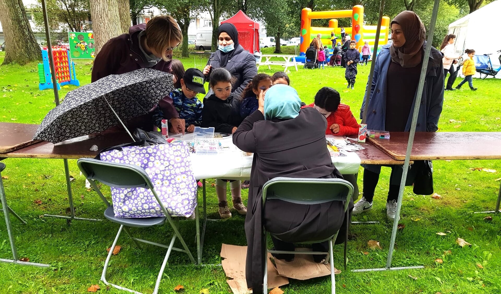 De hele middag was het een drukte van jewelste in het park (foto: pr).