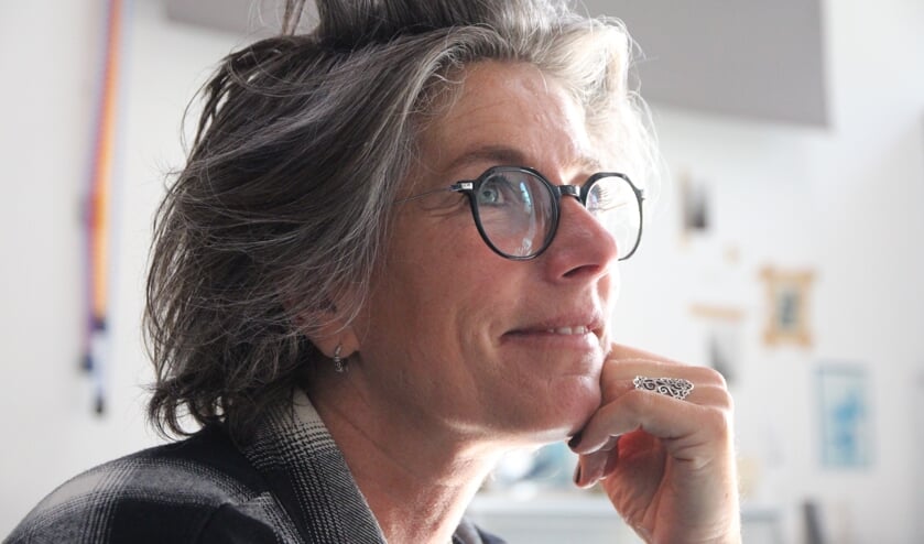 Monique is komend weekend tijdens de Kunsttoer Lansingerland met haar werk te vinden op het Kunst- en Cultuureiland De Watergang.