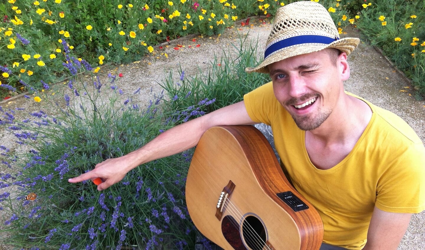 Woes Ploum is de bedenker van Lansinger Songwriters.