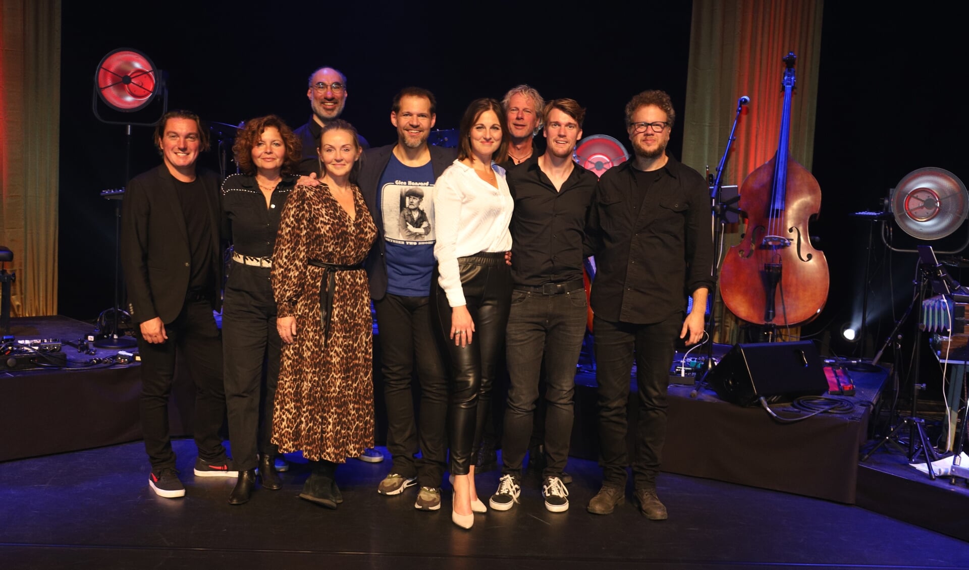 René met band, Brigitte Heitzer, Maaike Widdershoven en Lone van Roosendaal. Foto: Mieke vd Raay