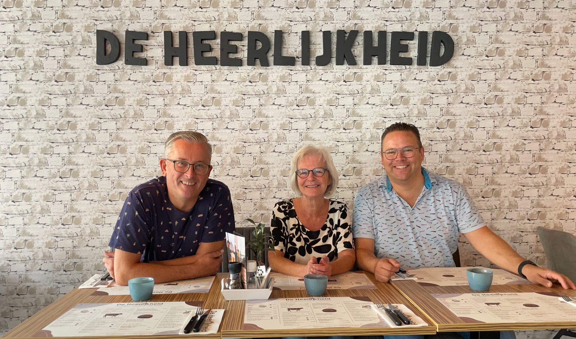 Alfred van Kesteren, Ingrid Blom en Oscar van Schijndel sluiten hun restaurant De Heerlijkheid in Leidschendam Centrum (foto: pr).