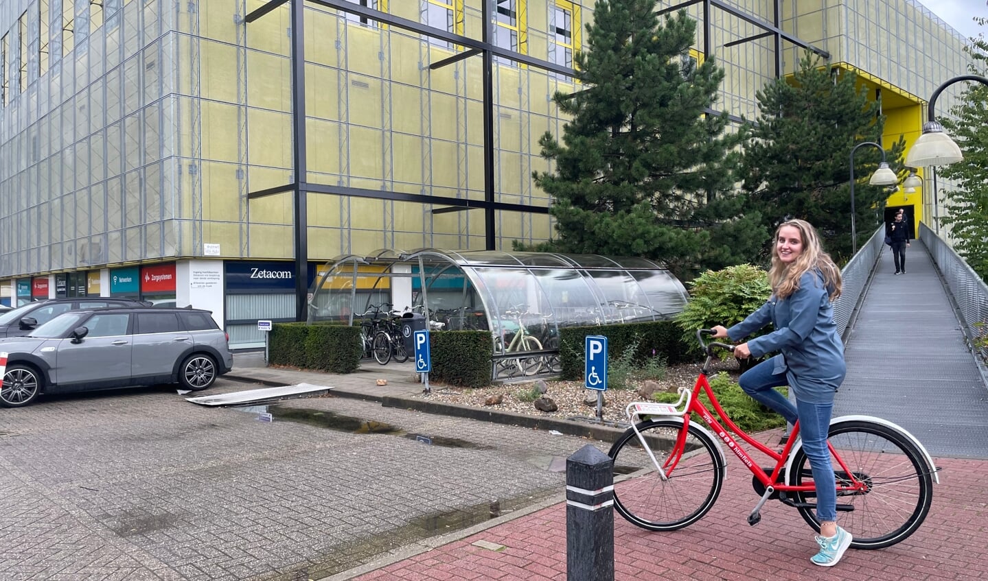 Wie werkt of studeert in het Dutch Innovation Park kan vanaf maandag 19 september, een jaar lang gebruikmaken van een deelfiets van HTM.