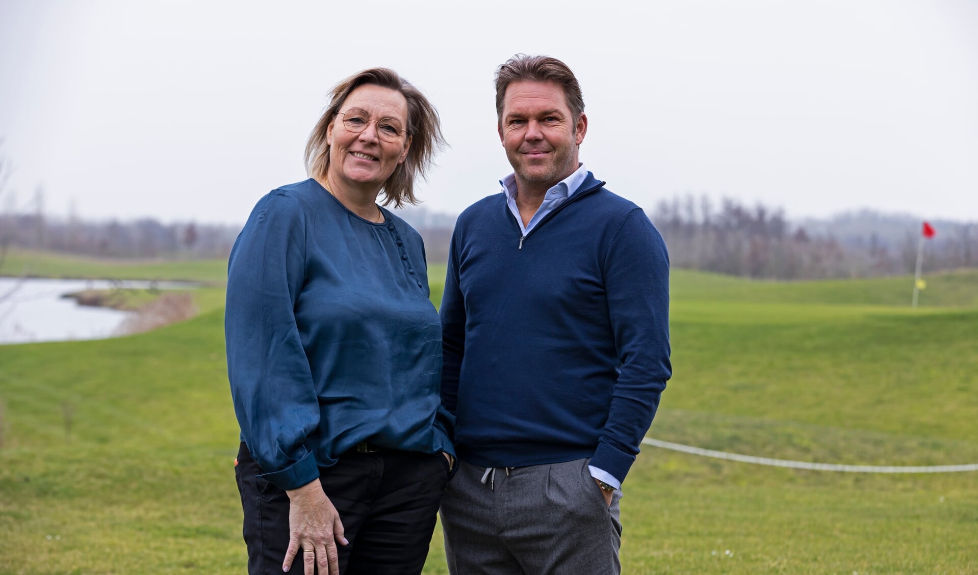 Carla Prins-Laban, directeur Golfbaan Bentwoud en René Pronk, voorzitter Stichting Taai. © Nina van der Sluis - ByNiens Productions