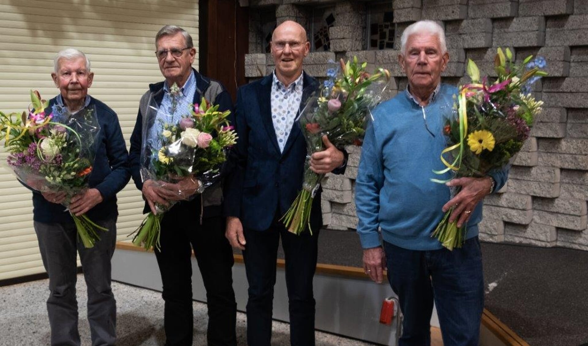 De jubilarissen. Van links naar rechts: Jaap Quartel, Jan Mostert, Gerrit Steenwijk en Koos van den Ende. (Foto: Lenie van Mannekes)
