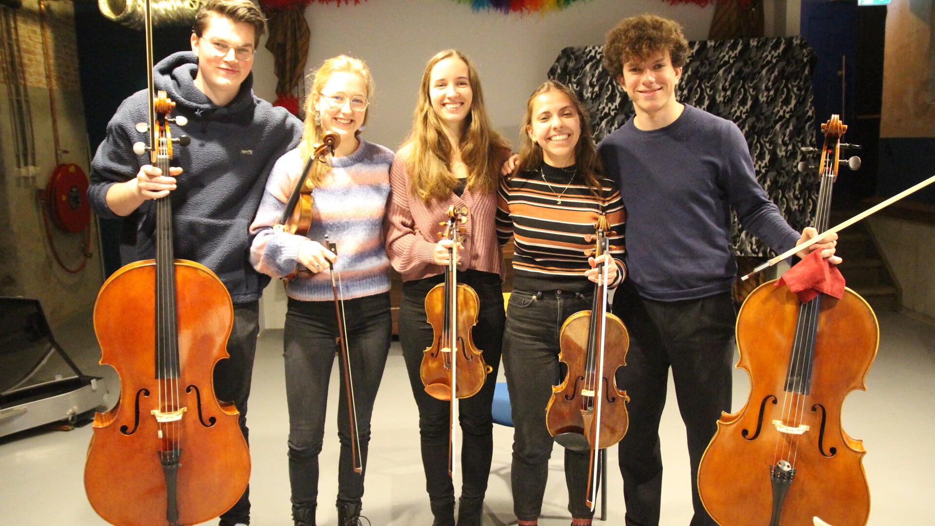 Het Viride Kwartet, aangevuld met cellist Caspar Westerman.
