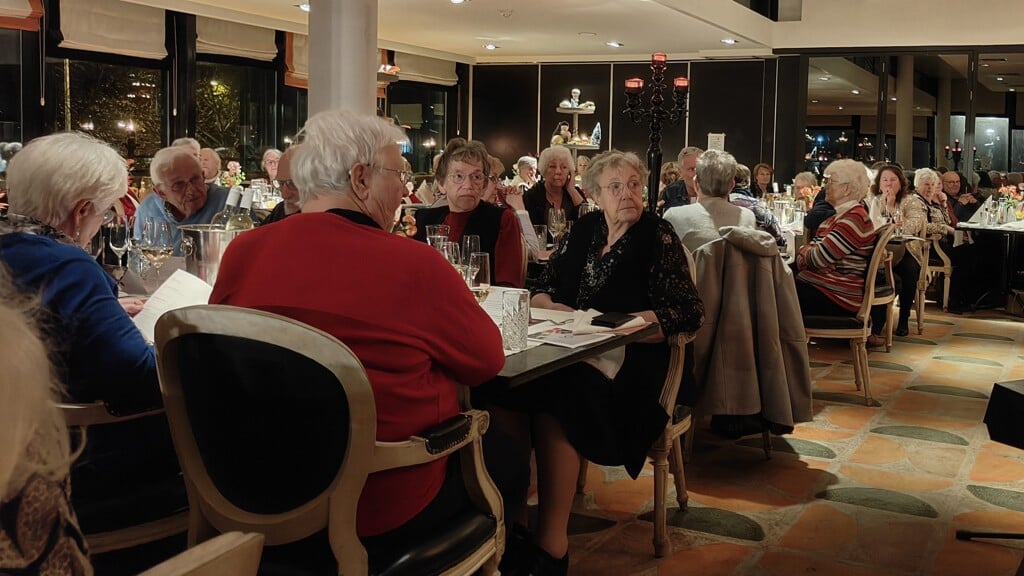 Kerstdiner voor eenzame ouderen uit Zoetermeer bij Van der Valk