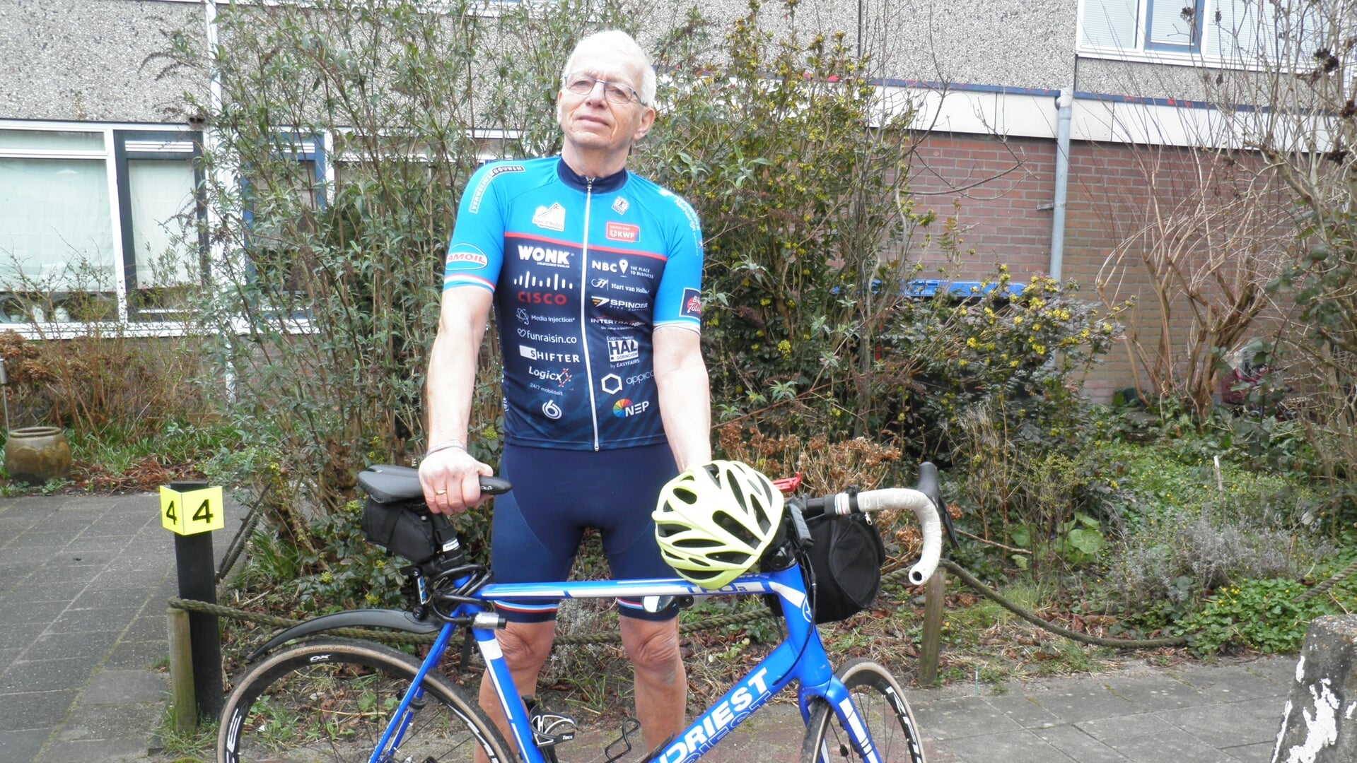 Anton Bood gaat goed voorbereid voor de derde keer aan Alpe d’Huzes deelnemen. Met diverse acties denkt hij het streefbedrag van € 2500 ruimschoots te overtreffen. Foto Kees van Rongen