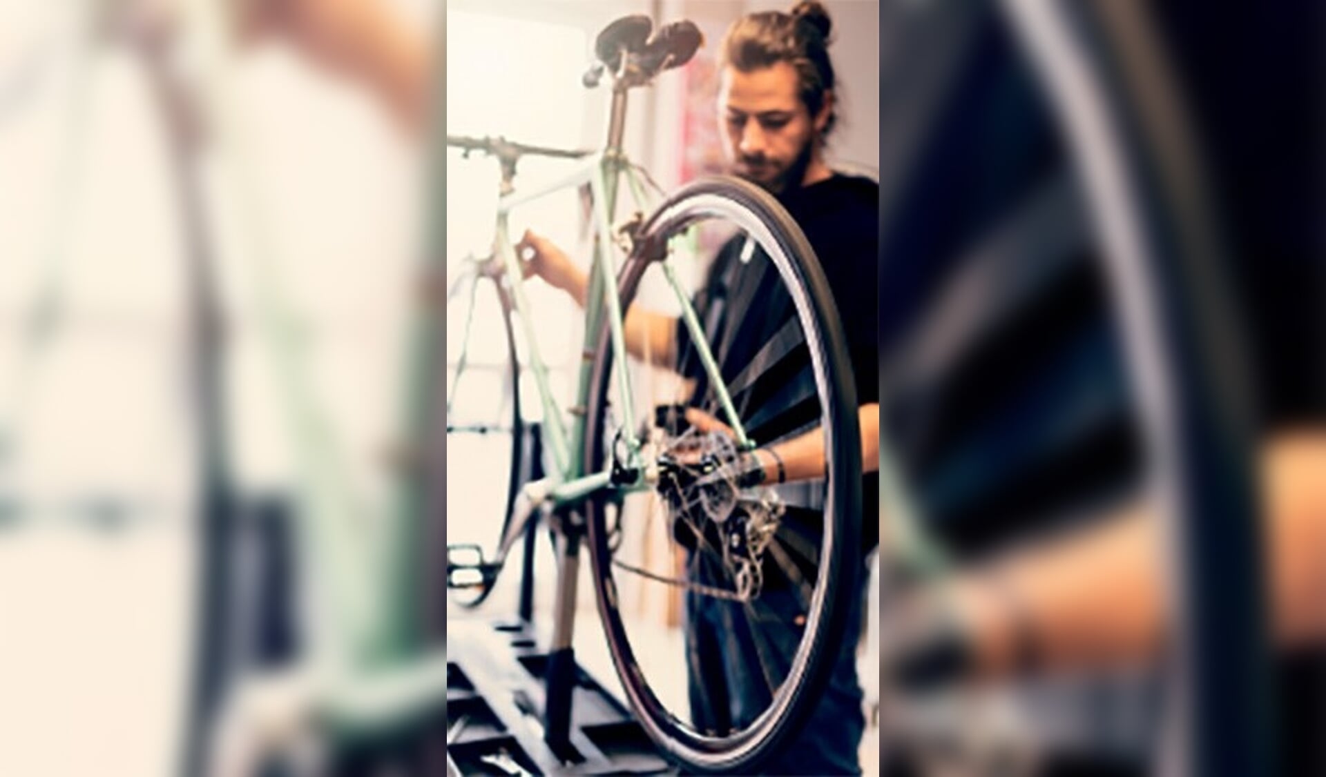 Van de fietsmonteur wordt gevraagd dat hij/zij fietsreparaties (ook aan e-bikes) zelfstandig kan uitvoeren.
